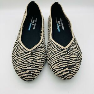Skechers Cleo Animal Print Stretch Fit Flats 8,5